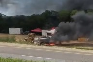 Grupo armado quemó maquinaria amarilla en la vía Plato