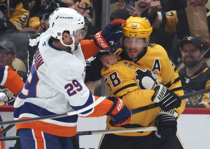 Deadspin | Islanders F Jonathan Drouin facing player safety hearing