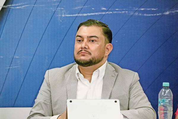 ‘No estoy en la nómina del partido’