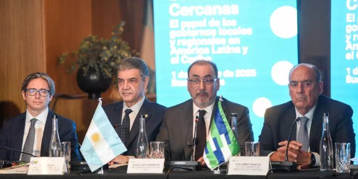 CAF presentó en Buenos Aires un reporte sobre el rol de los gobiernos locales y anticipó el Foro Económico Internacional de 2026
