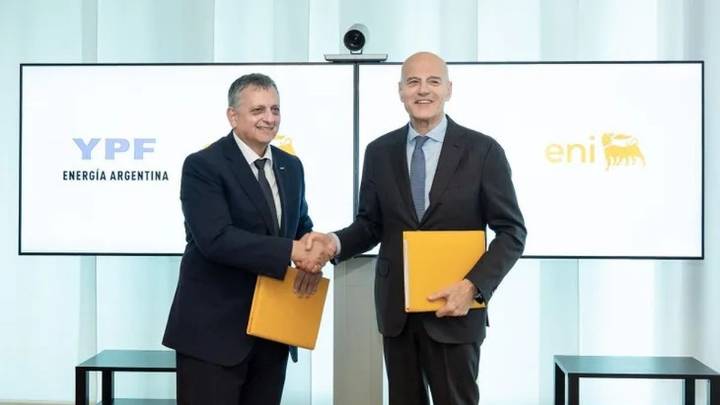 YPF y ENI firmaron el acuerdo para desarrollar un polo exportador de gas licuado