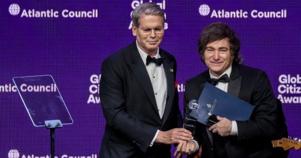 Bessent insiste en que EE UU está listo para ayudar a Argentina