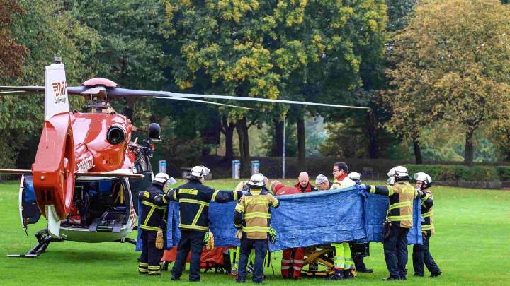 Alcaldesa recién elegida en Alemania fue apuñalada varias veces y permanece en estado crítico; la Policía investiga a sus hijos como sospechosos