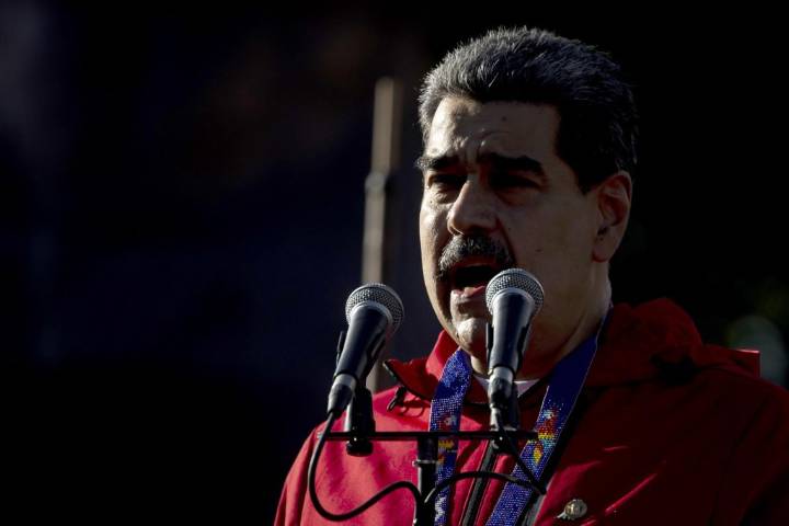 Maduro dijo que se completó el plan de defensa en toda...