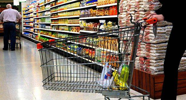Cae el poder adquisitivo de argentinos a niveles de 2001
