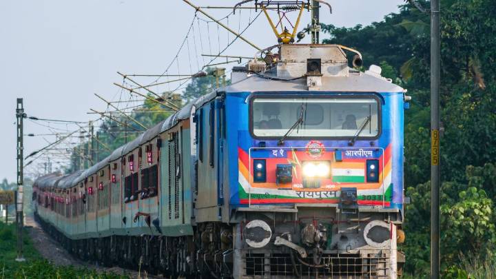 Bengaluru – Chennai Diwali special trains 2025 announced: Schedule, dates, and stops