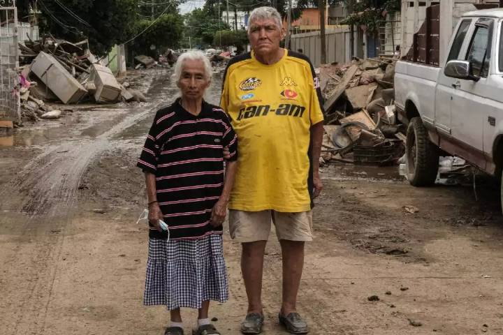 “Los abuelitos de Poza Rica”: la historia viral de esperanza tras las inundaciones en Veracruz