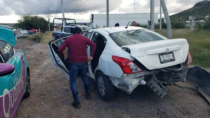 Chocan par al no medir su distancia en Panamericana