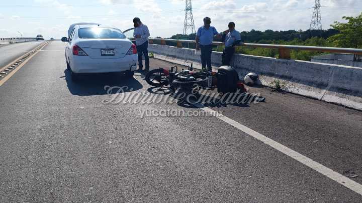 Dos choques en puentes de Mérida generan complicaciones viales y daños materiales