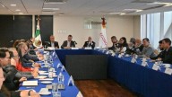Comienza México a consultar con empresarios de diversos sectores la revisión del T