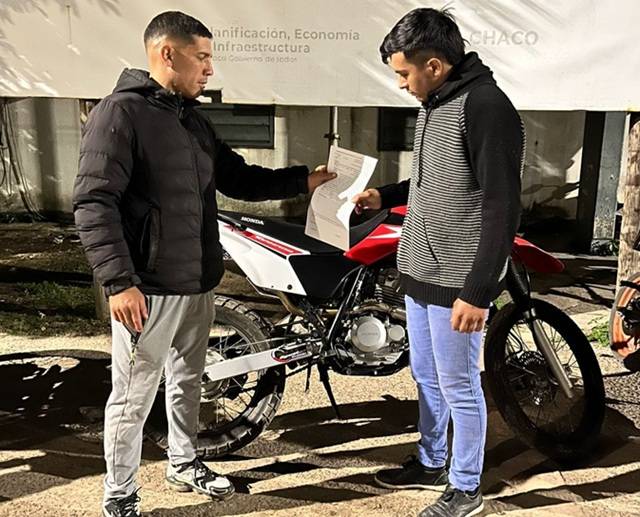 CHACO: Recuperaron Una Motocicleta Robada En El Barrio La Rubita