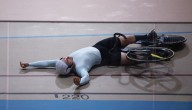 La dura caída de Nikita Kiriltsev en el Keirin Mundial de Ciclismo Pista