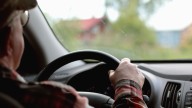 Ni a los 68 ni a los 70: la edad exacta a la que la DGT recomienda dejar de conducir