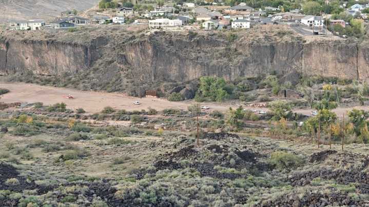 Paraglider dies after hitting power lines in Washington County