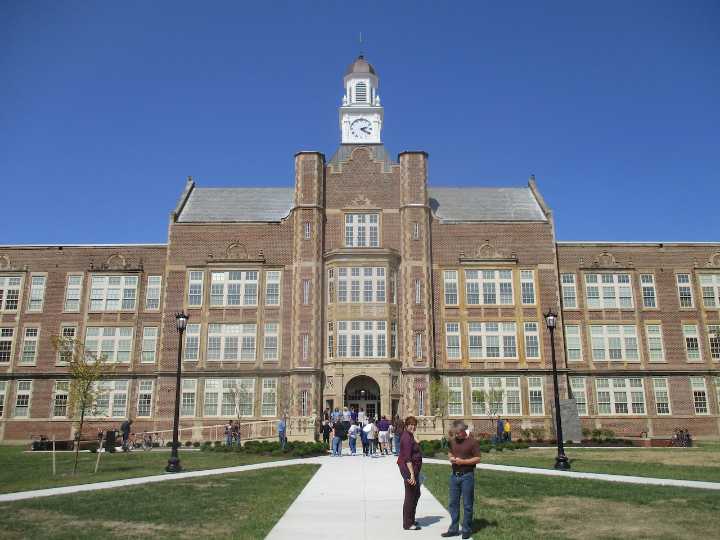 Nine to be inducted into Heights High School Distguished Alumni Hall of Fame: Press Run