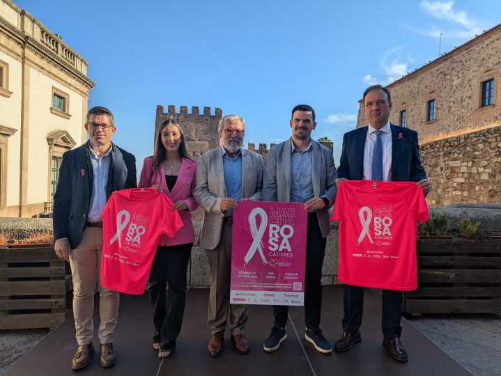 La Junta de Extremadura impulsa la 'Marcha Rosa' de Cáceres del próximo 19 de octubre
