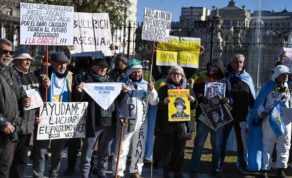Desproporcionado operativo en nueva marcha de jubilados
