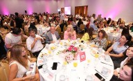"Mes Rosa": Jaldo, Acevedo y Chahla compartieron un té con 600 mujeres en el Hotel Sheraton