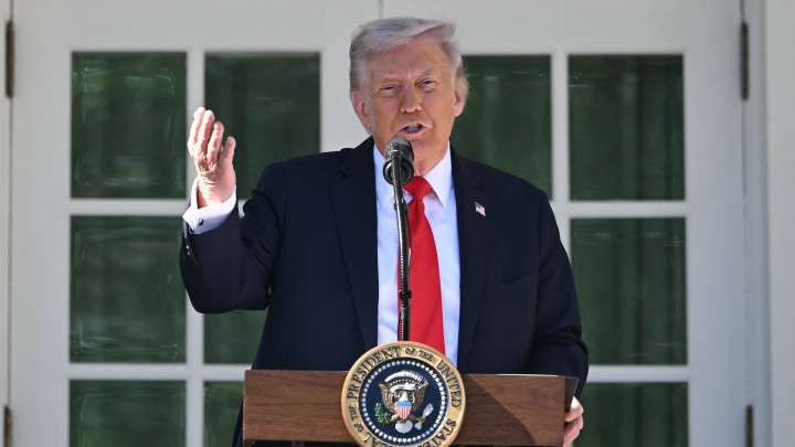 Trump celebrates the noise of new White House ballroom construction