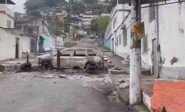 Un operativo en Río desató una batalla campal: muertos, incendios y ataques con drones
