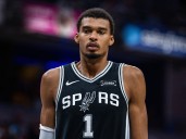 Victor Wembanyama extiende su vínculo con los Spurs