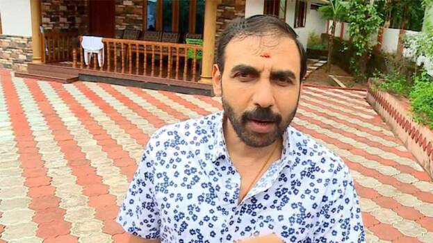 Gold, money and documents seized from Unnikrishnan Potty's residence in Thiruvananthapuram