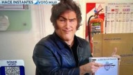 Estallaron los memes tras la foto retocada de Milei: "En Tinder/en persona"