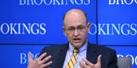 Top Wall Street economist sees 2 ways tariffs could play out, and neither is good for the average worker