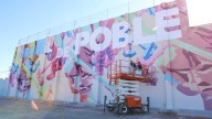 Catarroja homenajea la solidaridad de la dana con un mural del colectivo Unlogic y artistas locales