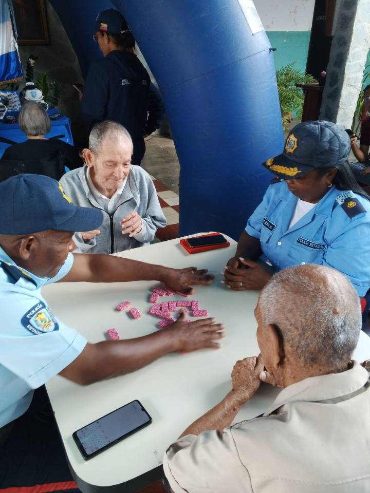 Más de 20 adultos mayores recibieron atención médica en jornada social en San Pedro de Los Altos