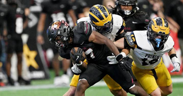 16 high school football games this week that decide region championships