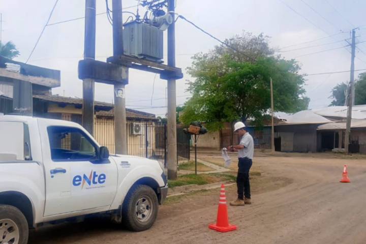 El Ente Regulador ordenó a EDESA realizar reparaciones en transformadores de Orán