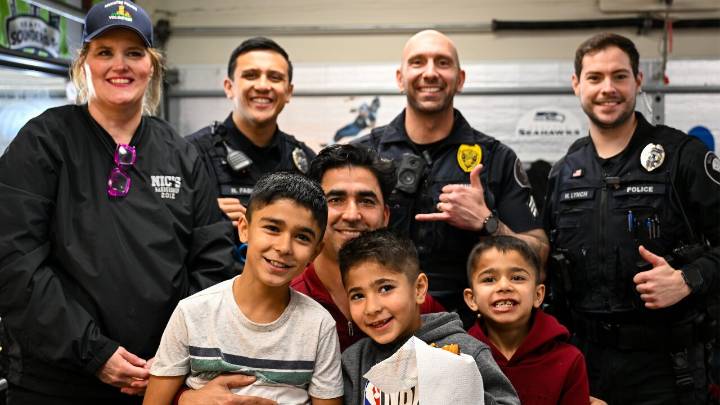 Mukilteo Police providing free haircuts to build bonds and fight cancer