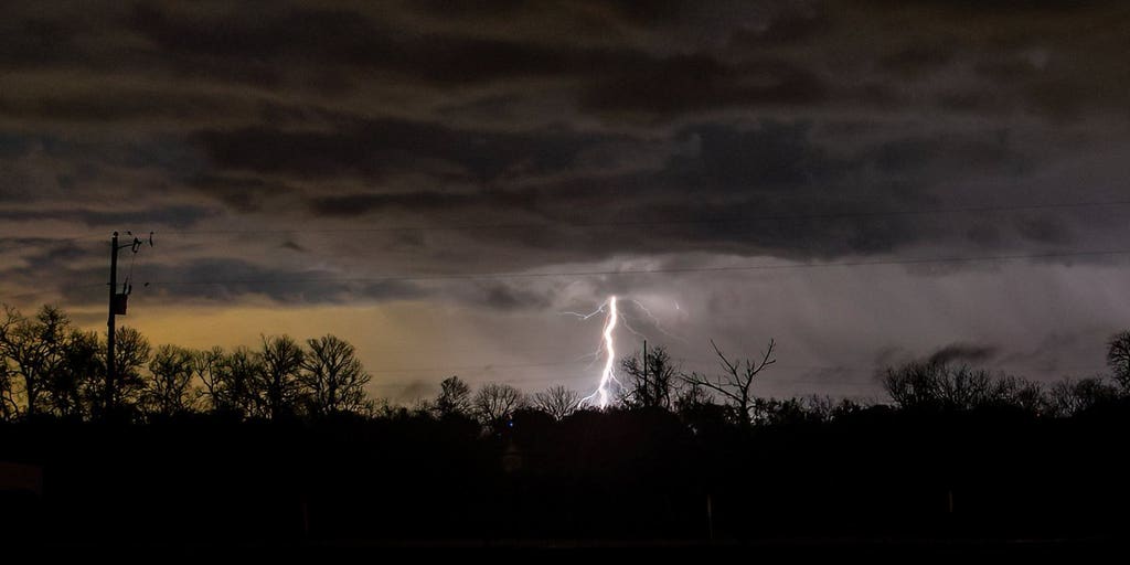Teen hunter dead after apparent lightning strike in Louisiana