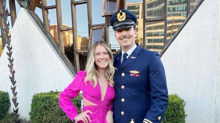 "Si hay algo que pudiera hacer, sería retroceder el tiempo": La emotiva despedida de pareja de piloto fallecido en accidente