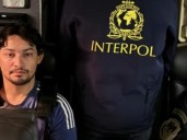 Su "bautismo aéreo", una camiseta de Argentina y pollo con ensalada: así fue el traslado de Ozorio tras ser expulsado de Perú