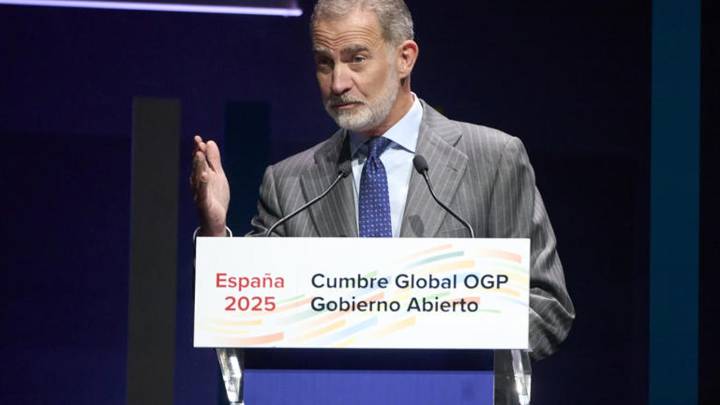 El Rey Felipe VI reivindica la importancia de "salvaguardar" la democracia que reside en el compromiso colectivo