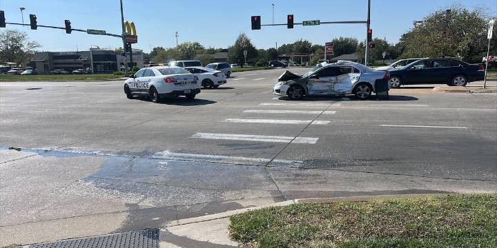 LIVE: Police respond to north Lincoln crash