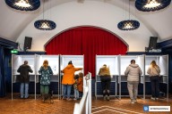 Alta participación en unos comicios reñidos entre progresistas y la ultraderecha en Países Bajos