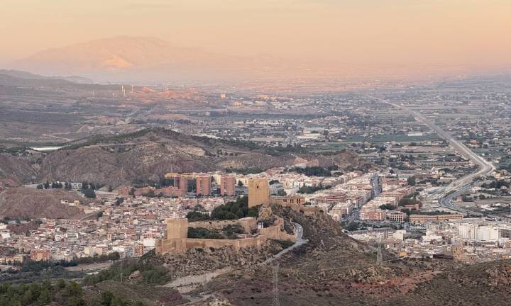 Suben las temperaturas este martes en la Región de Murcia, con cielos despejados y viento del oeste