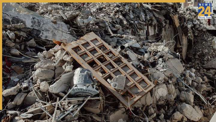 6.9-magnitude earthquake hits central Philippines, 22 dead; buildings damaged