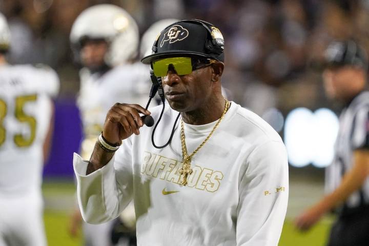 Deadspin | Deion Sanders says he believes blood clots have returned