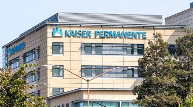 Thousands of Kaiser employees strike for better pay