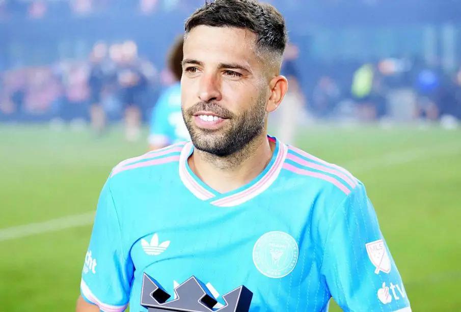 Jordi Alba anuncia su retirada del fútbol tras una carrera legendaria