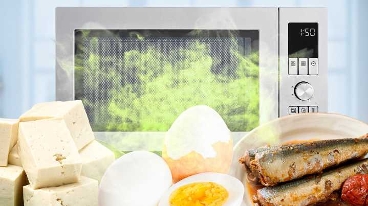 Microwaving These 12 Foods Will Make Your Kitchen Smell Like Regret