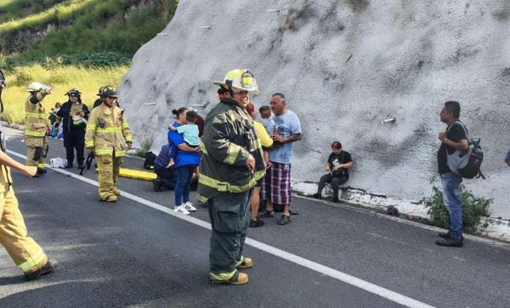 Choque múltiple deja 23 heridos en Ocotlán, Jalisco