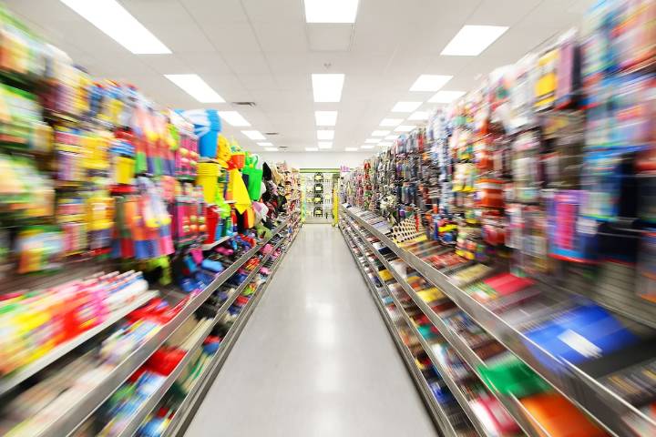 Malls chinos bajo la lupa: formalidad parcial y productos peligrosos alertan a la CNC