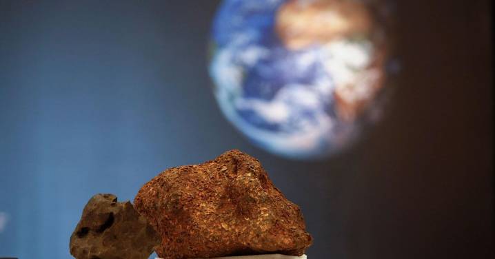 Una sentencia aleja de los museos el meteorito de Colomera, el mayor del país