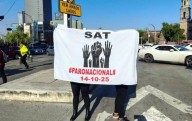 Protestan trabajadores del SAT; piden justicia laboral