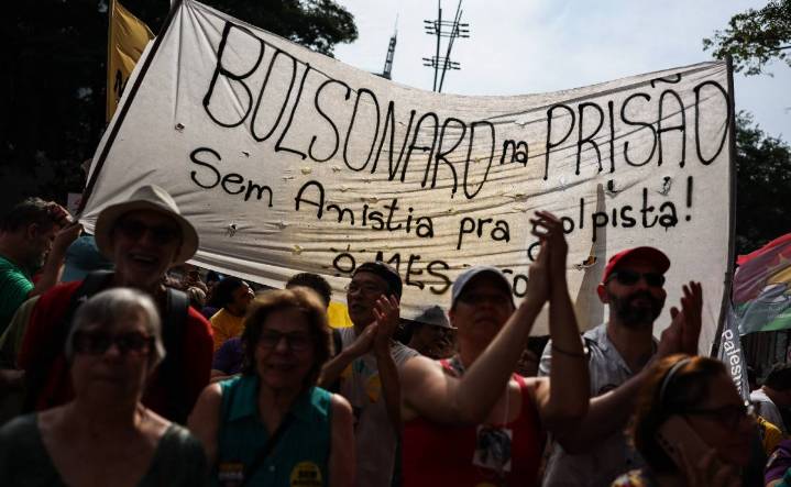 Condenan hasta 17 años de prisión a participantes en el intento de golpe de Bolsonaro